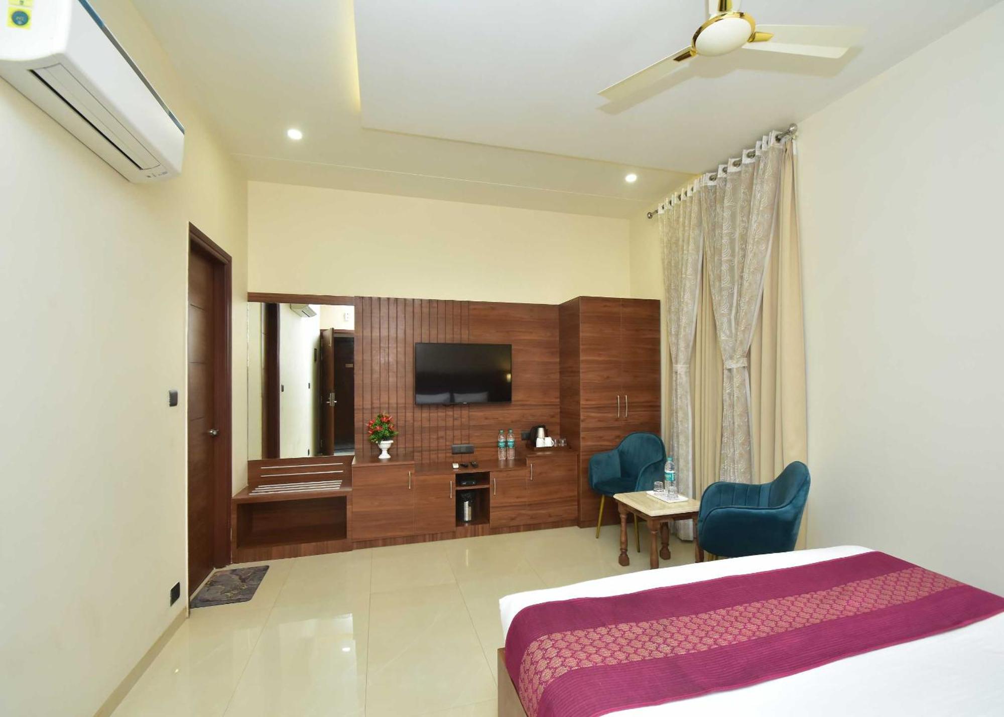 Hotel Shyamleela Khātu 外观 照片