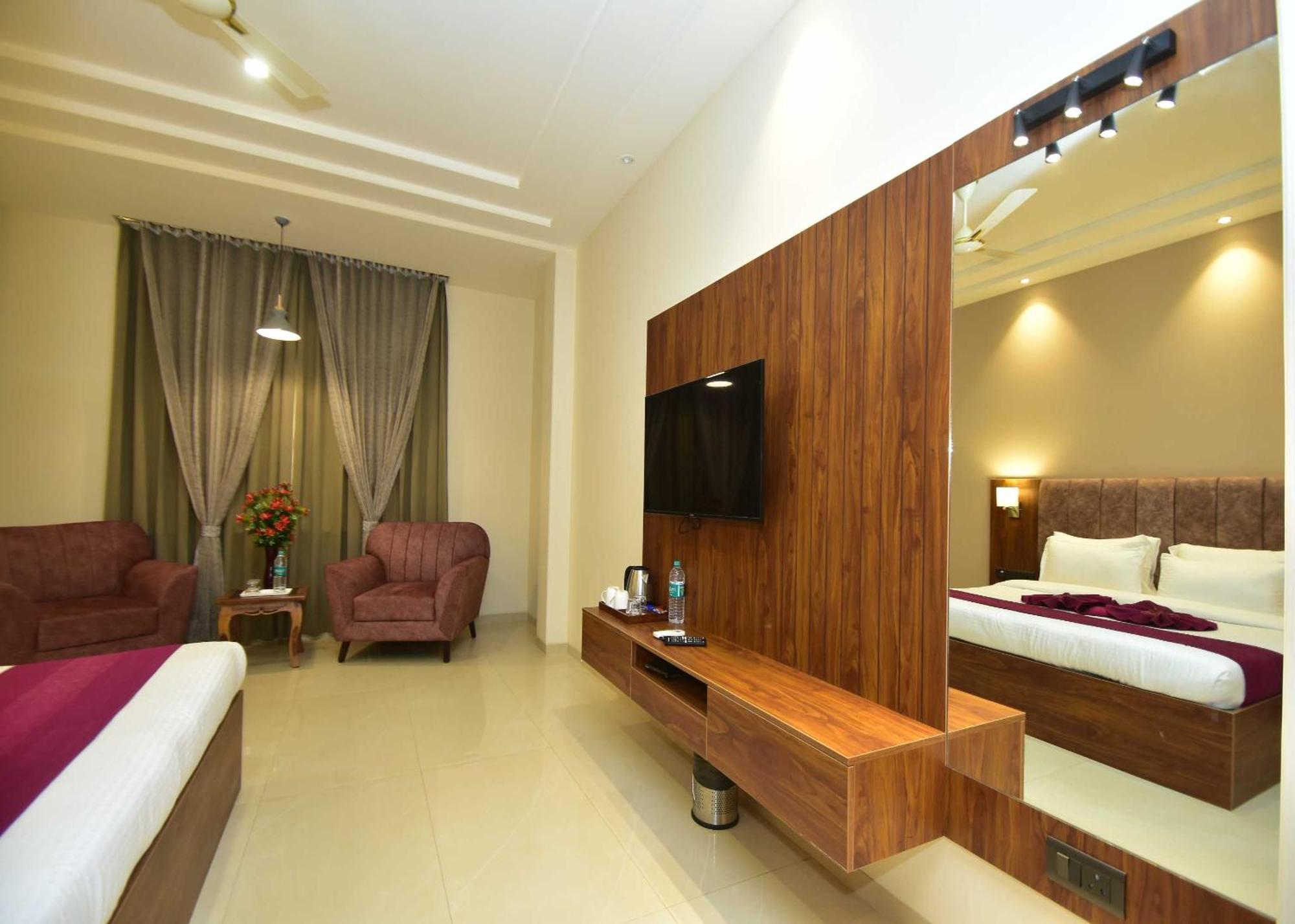 Hotel Shyamleela Khātu 外观 照片
