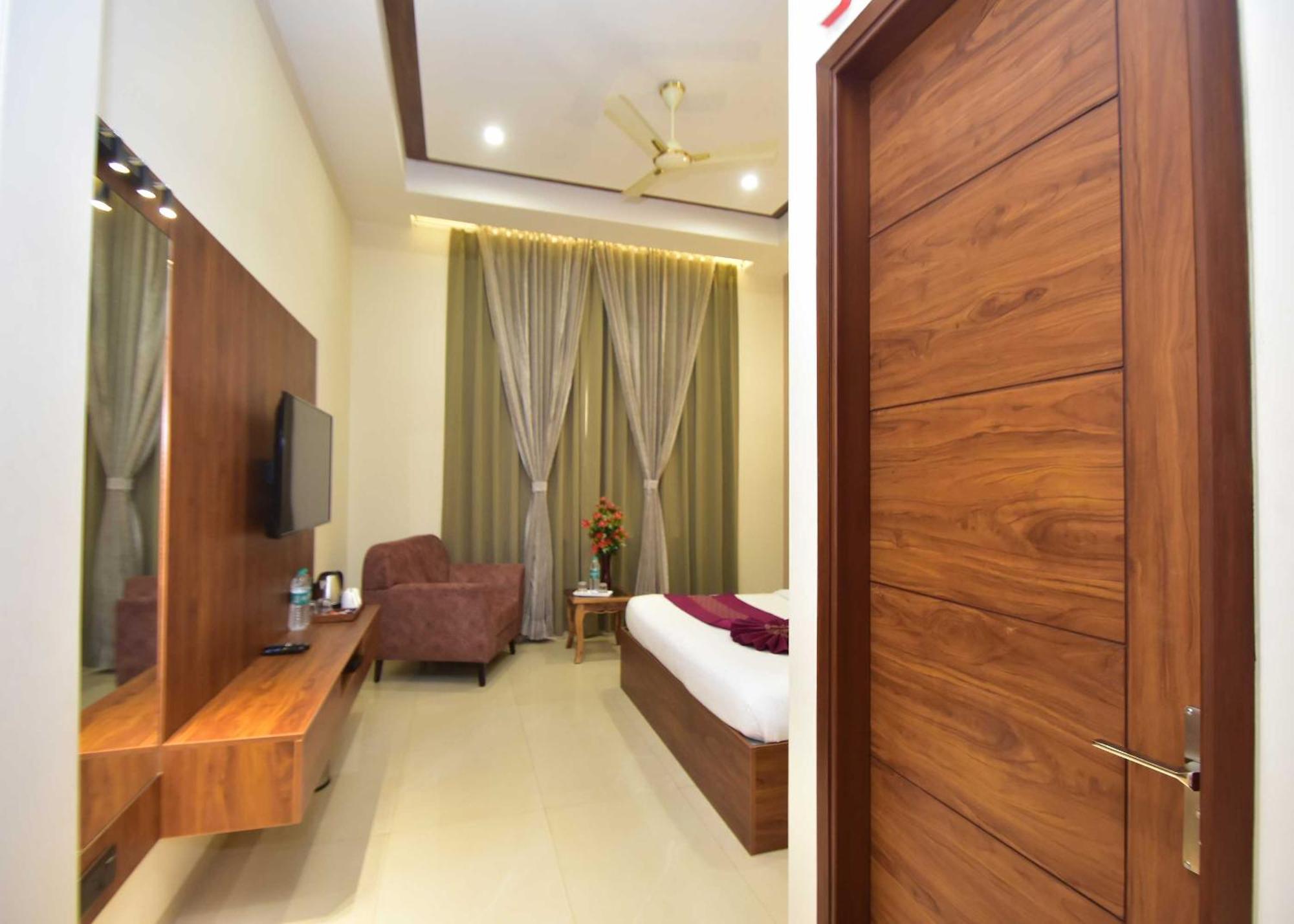 Hotel Shyamleela Khātu 外观 照片
