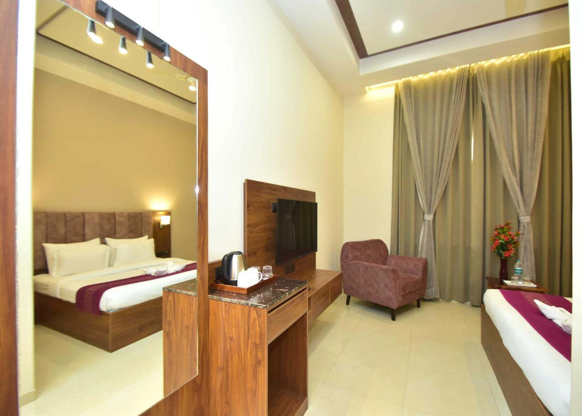 Hotel Shyamleela Khātu 外观 照片